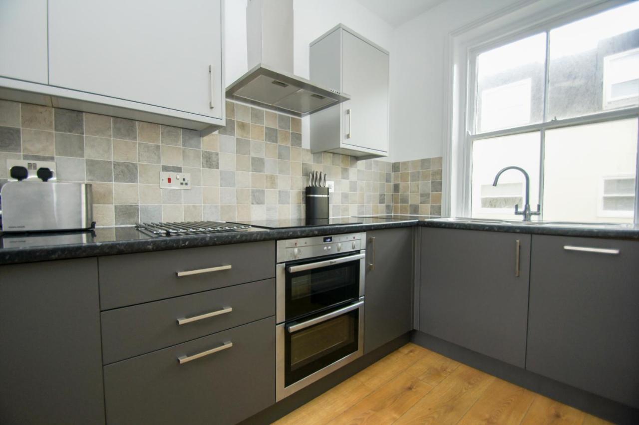 Marine Cottage - Parking - By Brighton Holiday Lets Bagian luar foto
